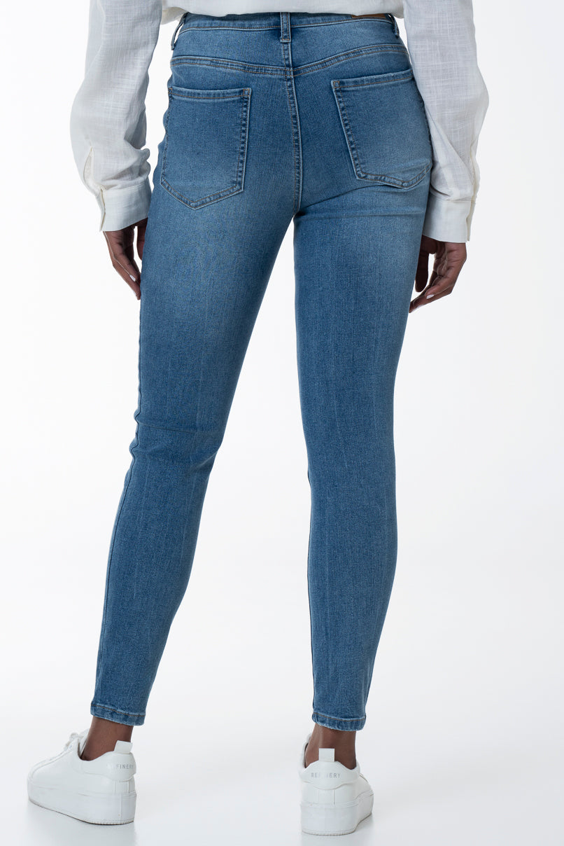 Rf12 Mid Rise Jeans _ 152628 _ Mid Wash