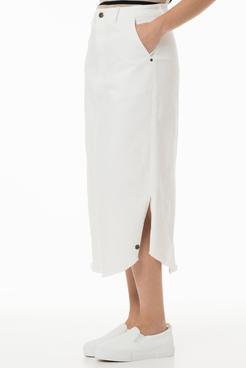 White curved raw hem denim skirt&nbsp;